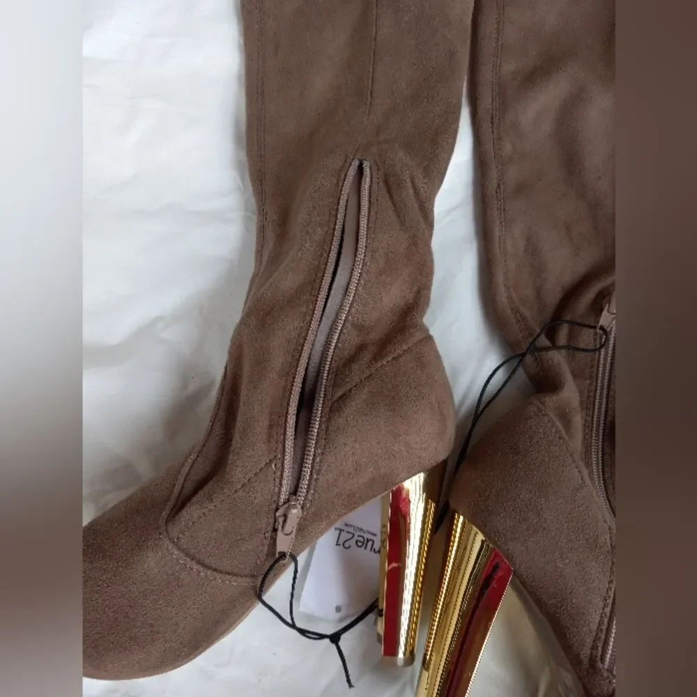 NWT Wild Diva Over The Knee High Heel Boots Golden Heel Size 6.5